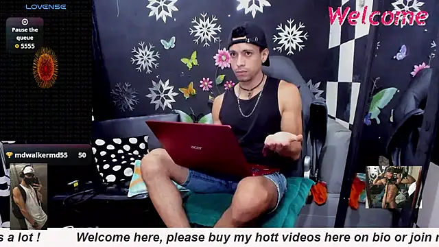 Snapshot of MikeRose94 chatting on February 15, 2026, 6:26 pm MikeRose94 online show from February 15, 2026, 6:26 pm