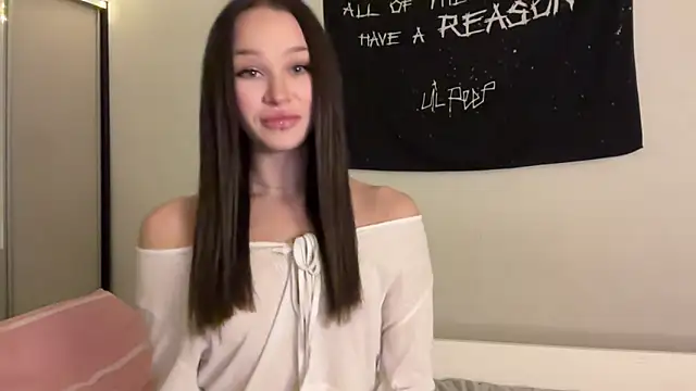 ur molly online show from November 13, 2025, 4:50 pm