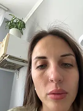 AmiLavs online show from September 24, 2025, 10:07 am