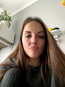 AmiLavs online show from October 15, 2025, 7:08 am