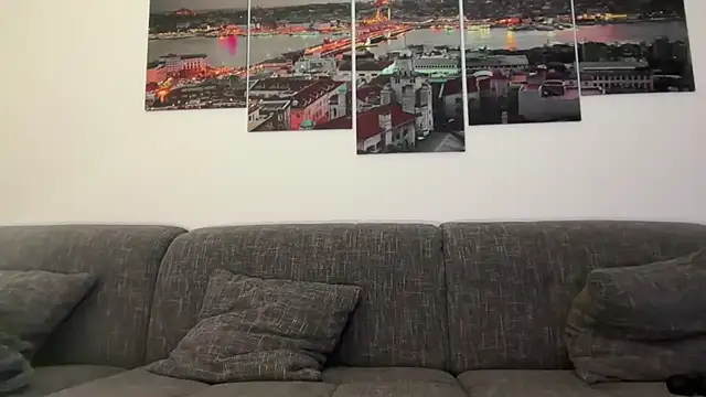 Snapshot of EmilyWi_ chatting on February 18, 2025, 1:10 am EmilyWi  online show from February 18, 2025, 1:10 am