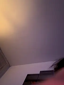 Snapshot of EmilyWi_ chatting on November 3, 2025, 9:59 pm EmilyWi  online show from November 3, 2025, 9:59 pm