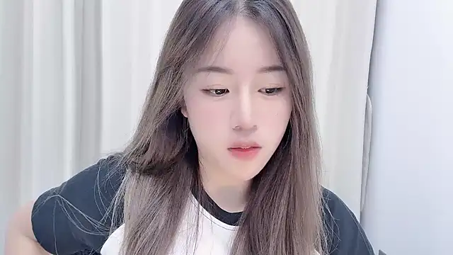 Snapshot of chloe-01 chatting on December 3, 2024, 12:16 pm chloe-01 online show from December 3, 2024, 12:16 pm