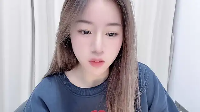 Snapshot of chloe-01 chatting on December 11, 2024, 12:23 pm chloe-01 online show from December 11, 2024, 12:23 pm