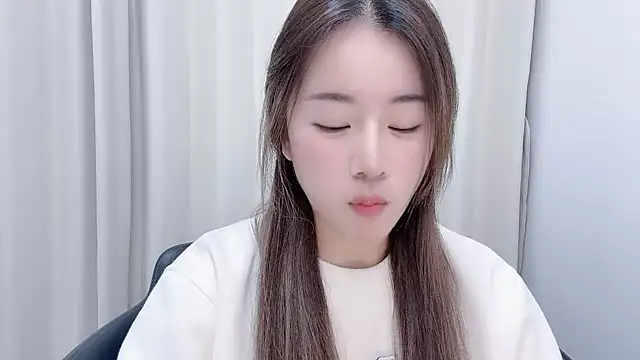 Snapshot of chloe-01 chatting on January 17, 2025, 12:21 pm chloe-01 online show from January 17, 2025, 12:21 pm