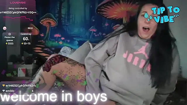 tattoomilf86 online show from December 8, 2024, 4:07 pm