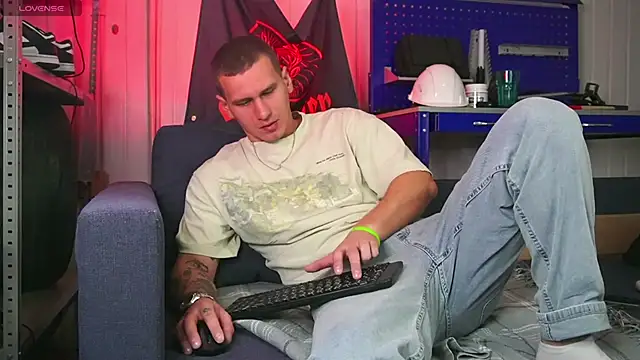 Snapshot of vance_rulez chatting on October 1, 2025, 7:58 am vance rulez online show from October 1, 2025, 7:58 am