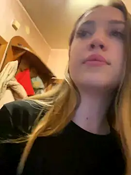 Emily the temptress  online show from December 1, 2024, 8:31 pm