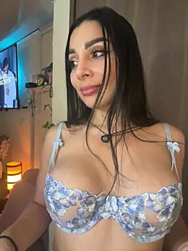 MOMALANA online show from April 17, 2026, 9:40 pm