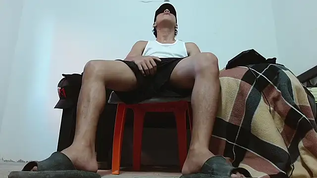 Snapshot of Macho_Dom chatting on April 10, 2026, 11:37 am Macho Dom online show from April 10, 2026, 11:37 am