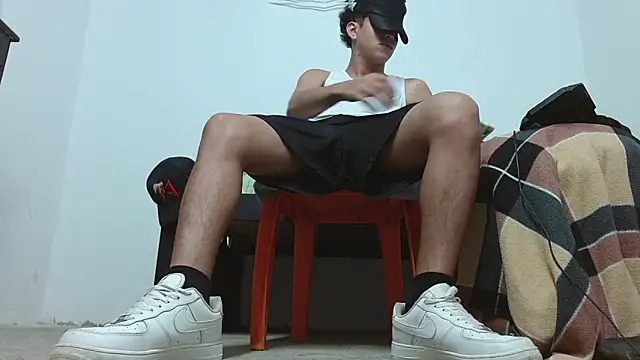 Snapshot of Macho_Dom chatting on April 11, 2026, 10:58 pm Macho Dom online show from April 11, 2026, 10:58 pm