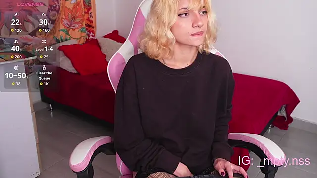 Snapshot of HiScarlett chatting on September 23, 2025, 12:30 pm HiScarlett online show from September 23, 2025, 12:30 pm