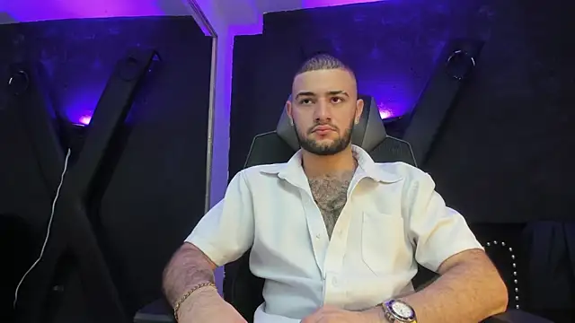 MaximusDick1  online show from September 13, 2025, 5:07 am