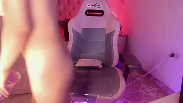 Snapshot of sofi_soft_ chatting on February 15, 2025, 7:17 pm sofi soft  online show from February 15, 2025, 7:17 pm