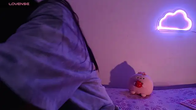 sofi soft  online show from November 19, 2025, 7:03 pm