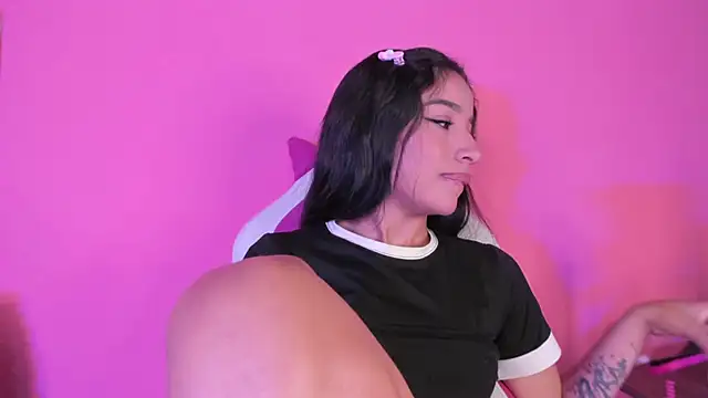 Snapshot of Mereo_leona chatting on December 11, 2024, 1:58 am Mereo leona online show from December 11, 2024, 1:58 am