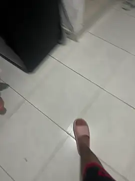 andy 0018 online show from April 30, 2026, 6:09 am