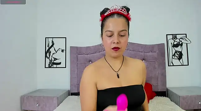 Snapshot of LunaSmitt chatting on March 13, 2025, 1:32 am LunaSmitt online show from March 13, 2025, 1:32 am