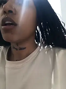 Snapshot of devi_black13_ chatting on February 23, 2025, 11:58 pm devi black13  online show from February 23, 2025, 11:58 pm