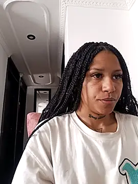 Snapshot of devi_black13_ chatting on March 3, 2025, 5:18 pm devi black13  online show from March 3, 2025, 5:18 pm