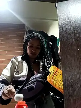 Snapshot of devi_black13_ chatting on March 18, 2025, 6:37 pm devi black13  online show from March 18, 2025, 6:37 pm