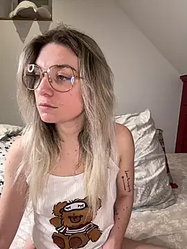 carlaaa online show from March 13, 2026, 10:05 pm