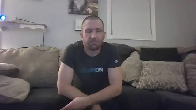 Snapshot of Edward_LongCock chatting on December 17, 2024, 4:45 am Edward LongCock online show from December 17, 2024, 4:45 am