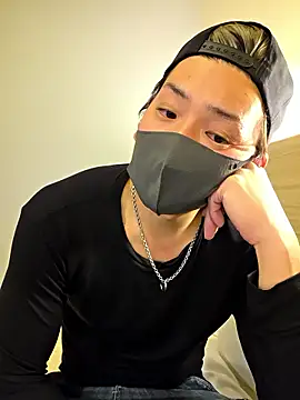 da--------i online show from December 5, 2025, 6:04 pm