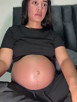 Snapshot of _Luana chatting on January 7, 2026, 1:52 am Luana online show from January 7, 2026, 1:52 am