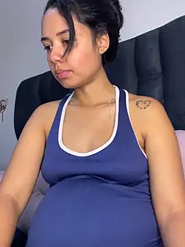 Snapshot of _Luana chatting on February 3, 2026, 3:28 pm Luana online show from February 3, 2026, 3:28 pm