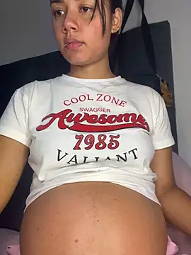 Snapshot of _Luana chatting on February 19, 2026, 1:23 am Luana online show from February 19, 2026, 1:23 am