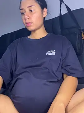 Snapshot of _Luana chatting on March 1, 2026, 2:46 am Luana online show from March 1, 2026, 2:46 am