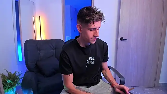 Snapshot of Jasperjoness chatting on January 11, 2025, 8:22 am Jasperjoness online show from January 11, 2025, 8:22 am