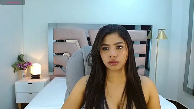 Snapshot of violeta_leon chatting on January 13, 2026, 8:14 pm violeta leon online show from January 13, 2026, 8:14 pm