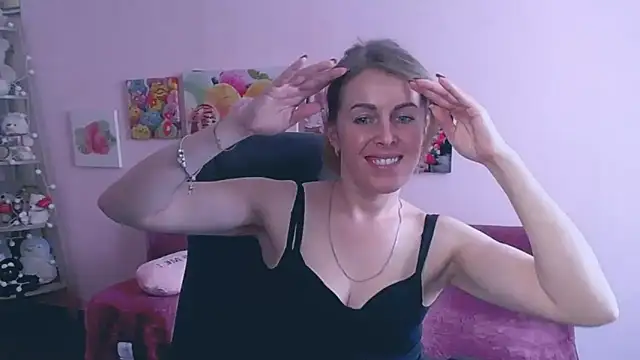Snapshot of Hot_Milady chatting on March 11, 2025, 11:23 am Hot Milady online show from March 11, 2025, 11:23 am