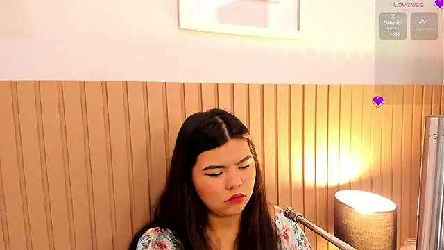 klhoe boobs online show from February 8, 2026, 4:05 am