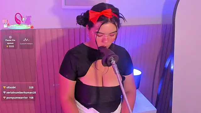 klhoe boobs online show from April 4, 2026, 4:11 am