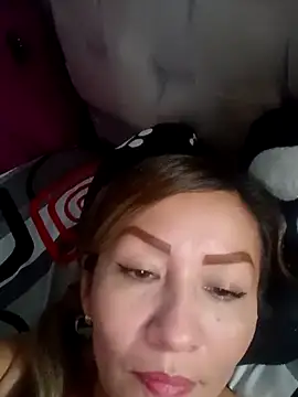 Snapshot of Divahank chatting on December 11, 2024, 1:39 pm Divahank online show from December 11, 2024, 1:39 pm