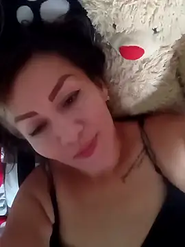 Snapshot of Divahank chatting on December 11, 2024, 5:37 pm Divahank online show from December 11, 2024, 5:37 pm