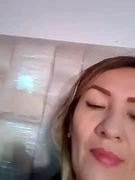 Snapshot of Divahank chatting on December 12, 2024, 7:26 pm Divahank online show from December 12, 2024, 7:26 pm