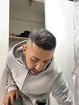 Snapshot of JuanZapata33 chatting on March 22, 2026, 9:51 pm JuanZapata33 online show from March 22, 2026, 9:51 pm