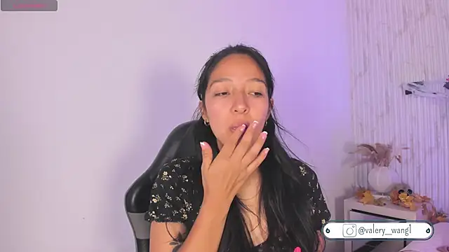 Snapshot of Valery_wang chatting on October 28, 2025, 11:47 am Valery wang online show from October 28, 2025, 11:47 am