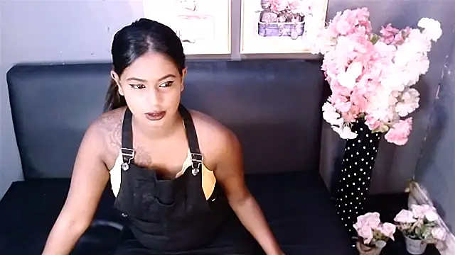 Littleindianmilf online show from February 25, 2025, 7:52 am