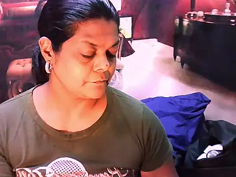 Snapshot of indianCherryPie chatting on March 12, 2026, 5:24 am indianCherryPie online show from March 12, 2026, 5:24 am