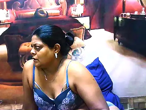 Snapshot of indianCherryPie chatting on April 8, 2026, 6:24 am indianCherryPie online show from April 8, 2026, 6:24 am