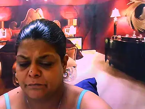 Snapshot of indianCherryPie chatting on April 14, 2026, 6:36 pm indianCherryPie online show from April 14, 2026, 6:36 pm