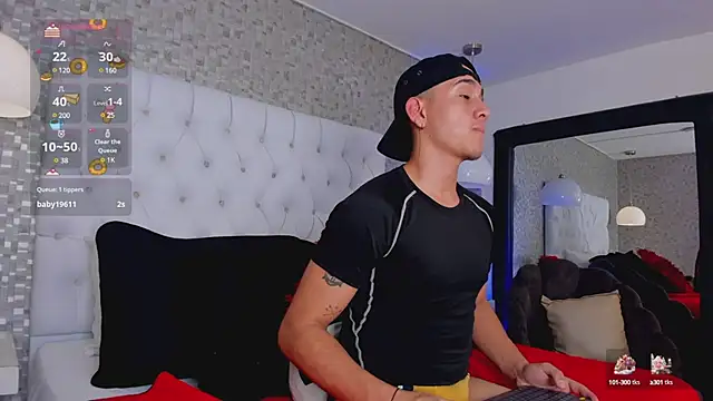 Snapshot of OliverSilverr chatting on March 5, 2025, 3:29 am OliverSilverr online show from March 5, 2025, 3:29 am