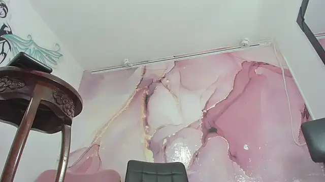 black cami online show from December 19, 2024, 11:46 pm