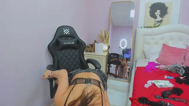 EricaAndPenelopa online show from October 19, 2025, 3:07 am