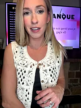 Snapshot of lola_tentatiion chatting on November 9, 2025, 9:02 pm lola tentatiion online show from November 9, 2025, 9:02 pm